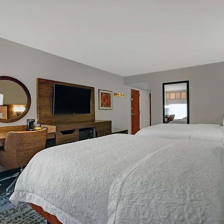 Hampton Inn Salisbury Exterior photo